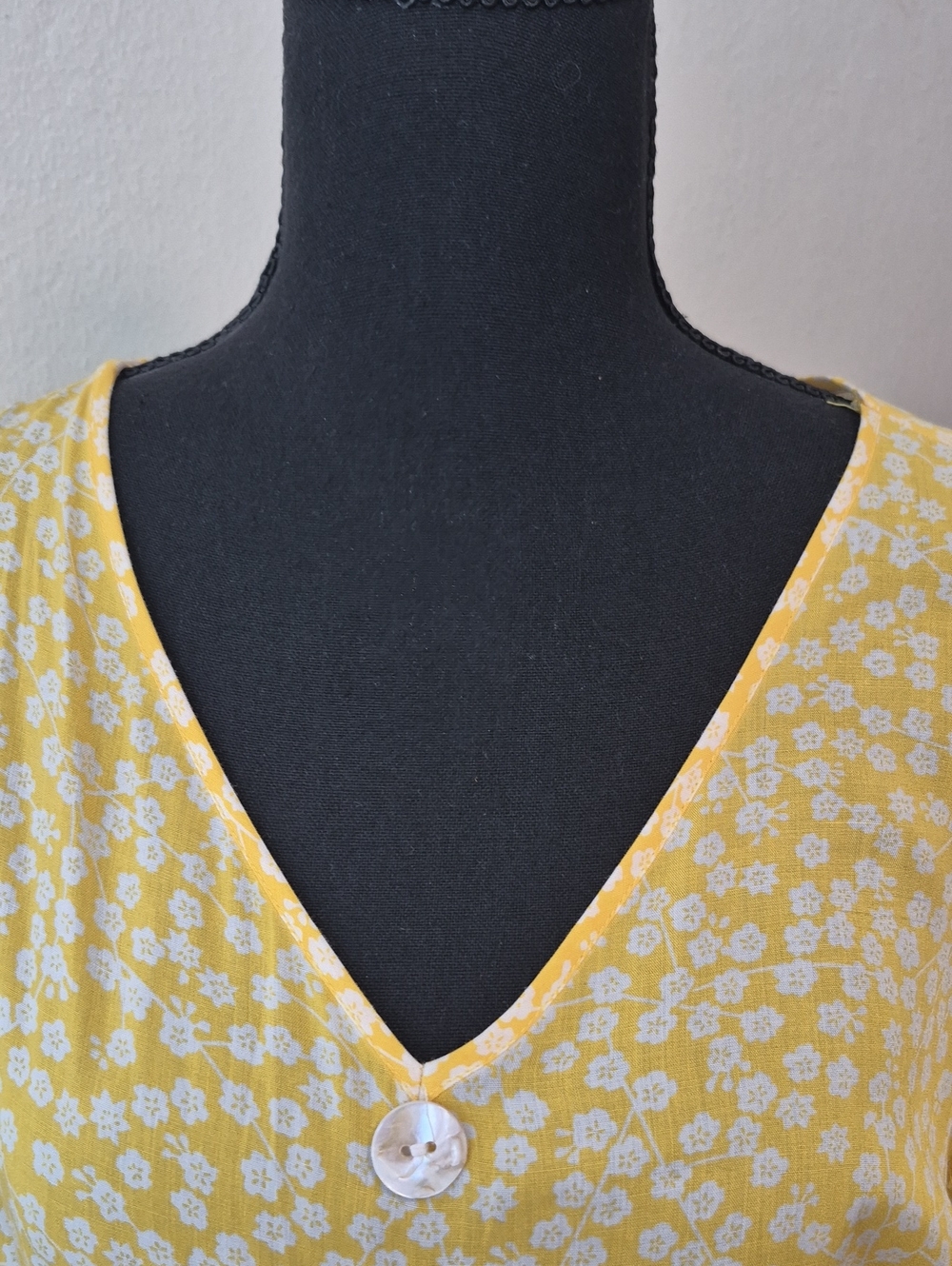 NWOT Yellow Floral Butterfly Summer Midi Dress Sz L - Picture 7 of 13